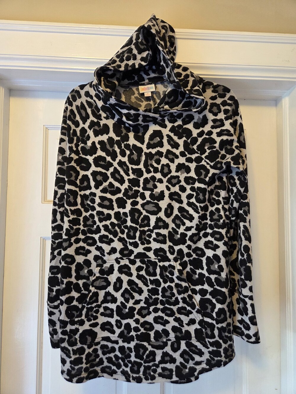 LuLaRoe Amber Leopard Animal Print Pullover Hoodie Sweatshirt Size Small